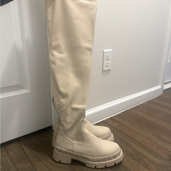 RAID Rooshi over the knee stretch boots in cream - Picture 6 of 6